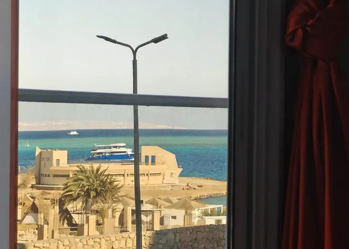 Sea Light Compound *